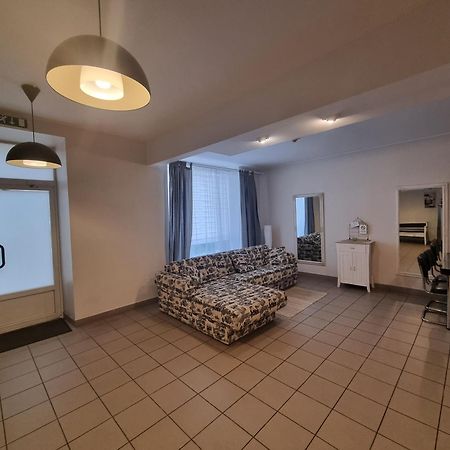 Camellia Studio Apartment & Parking Riga Exterior foto