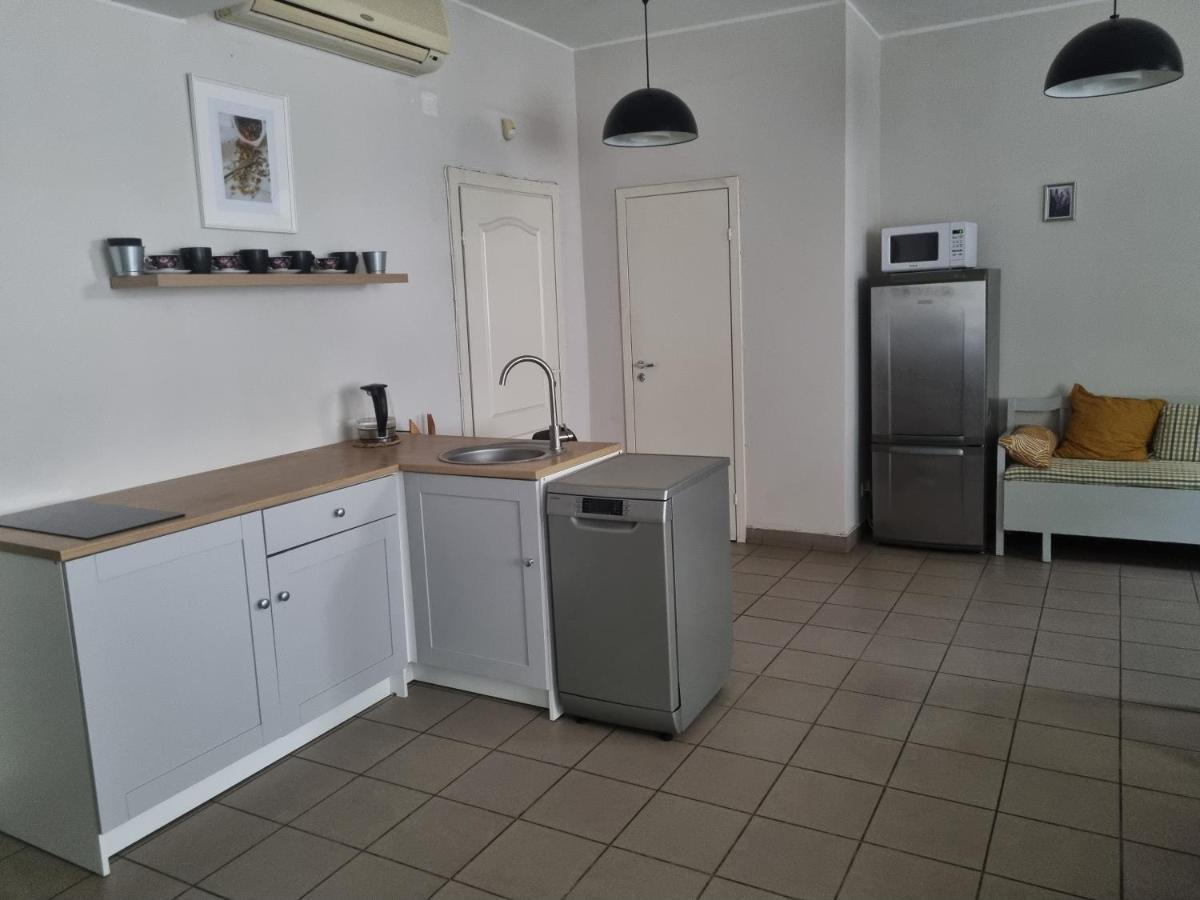 Camellia Studio Apartment & Parking Riga Exterior foto